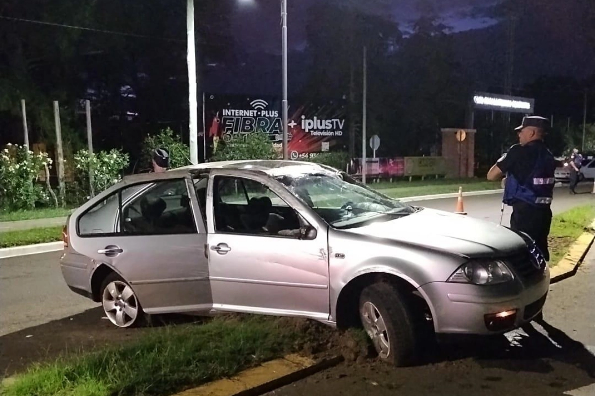 El conductor del Volkswagen Bora perdi&oacute; el control de su veh&iacute;culo.