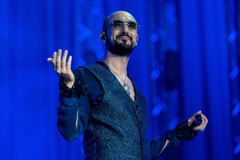 Abel Pintos agot&oacute; las entradas de sala en 24 horas y solo quedan ubicaciones pulman en el Ode&oacute;n