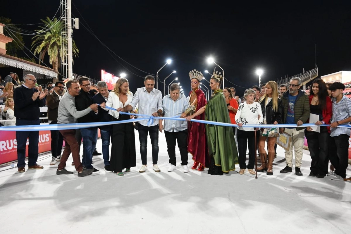 Qued&oacute; inaugurado el Carnaval del Pa&iacute;s como Fiesta Nacional