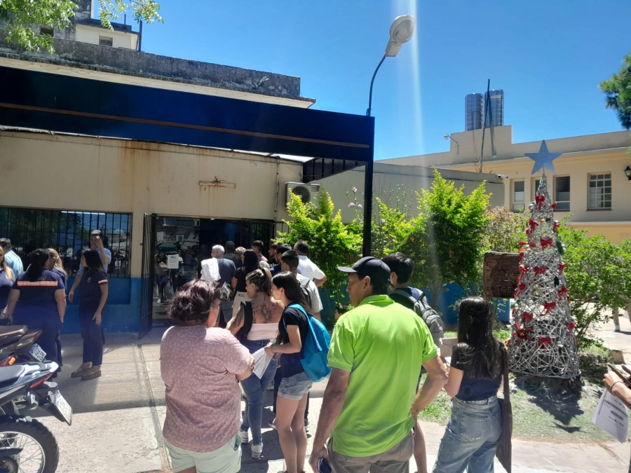 Las oficinas se vieron colmadas por falta de personal.