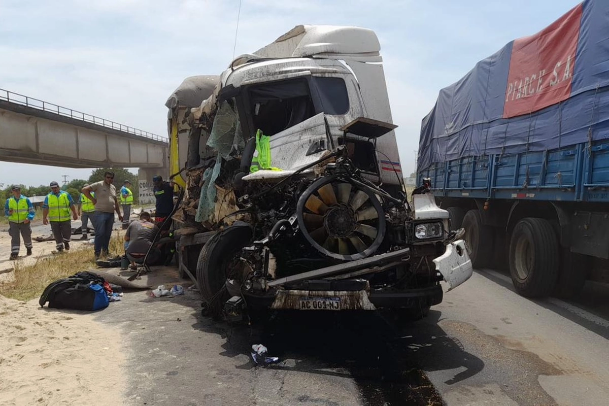 Se desconoce el estado de salud de los choferes involucrados en el siniestro.