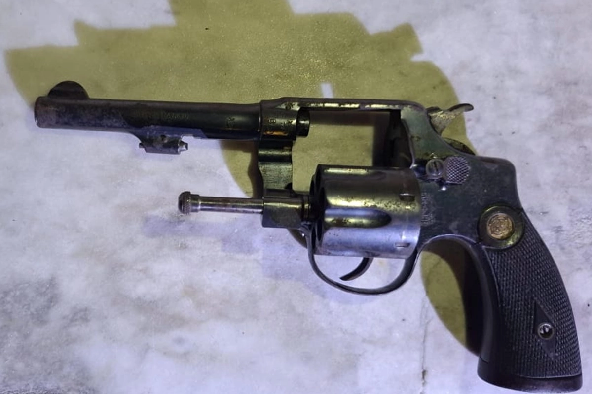 El arma fue entregada de manera voluntaria y qued&oacute; secuestrada.