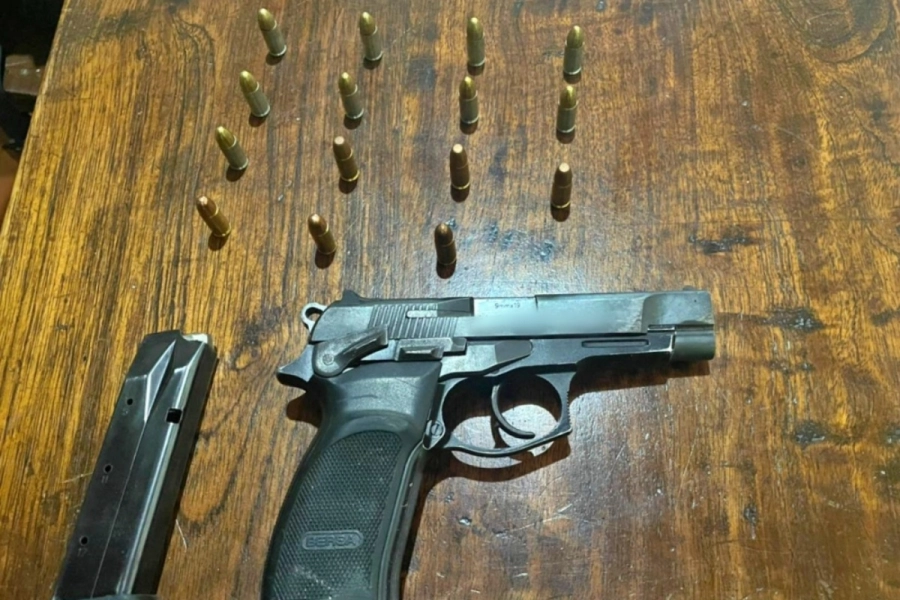 Adem&aacute;s, secuestraron una pistola semiautom&aacute;tica.