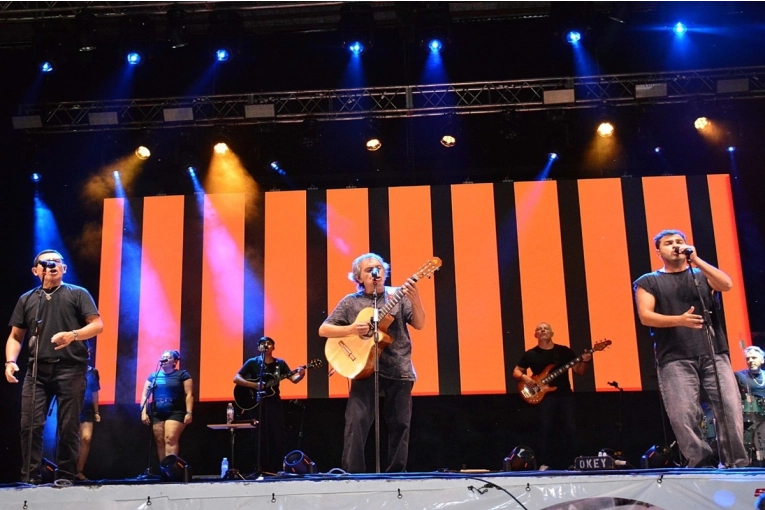 Ni la lluvia impidi&oacute; que Santa Ana viviera una multitudinaria Fiesta de la Sand&iacute;a