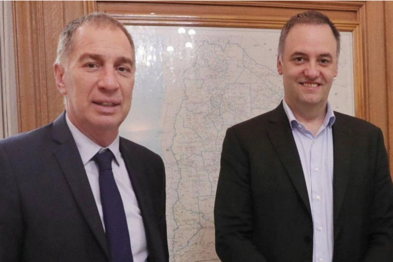 Este jueves Santilli y Adorni visitar&aacute;n la provincia de Entre R&iacute;os
