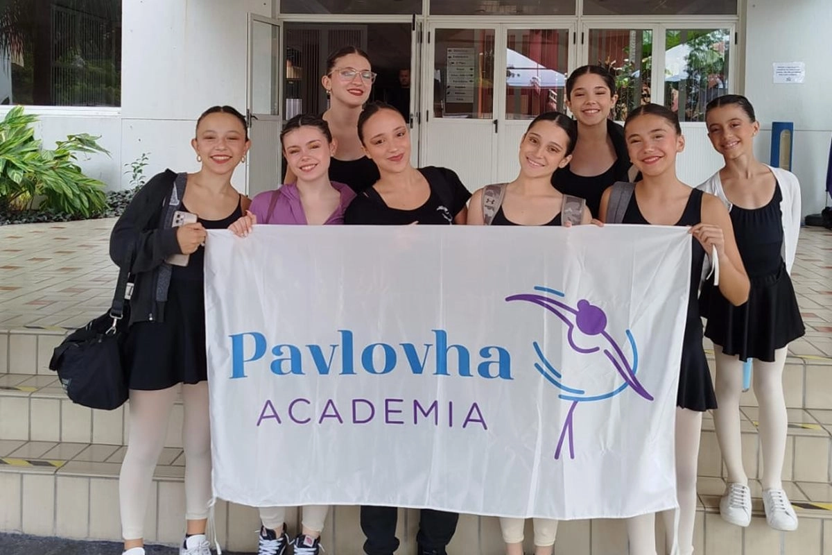 Las bailarinas concordienses presentes en programa de entrenamiento en Rio de Janeiro.