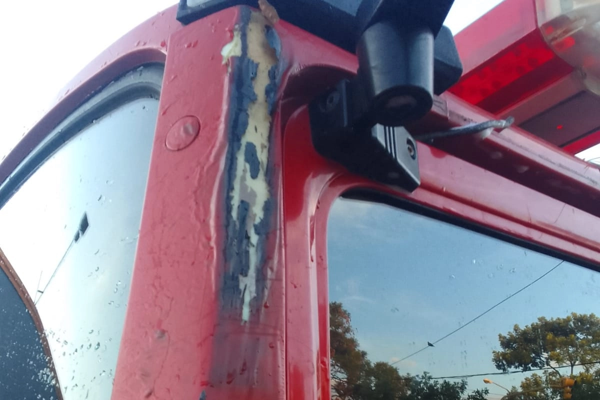 Las intensas temperaturas del fuego y el riesgo que suponen.