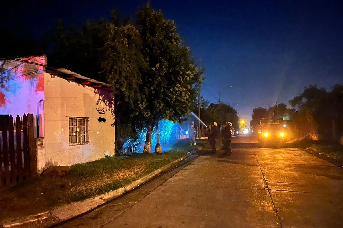 Tendido el&eacute;ctrico tomo fuego y dejo varias cuadras sin luz.