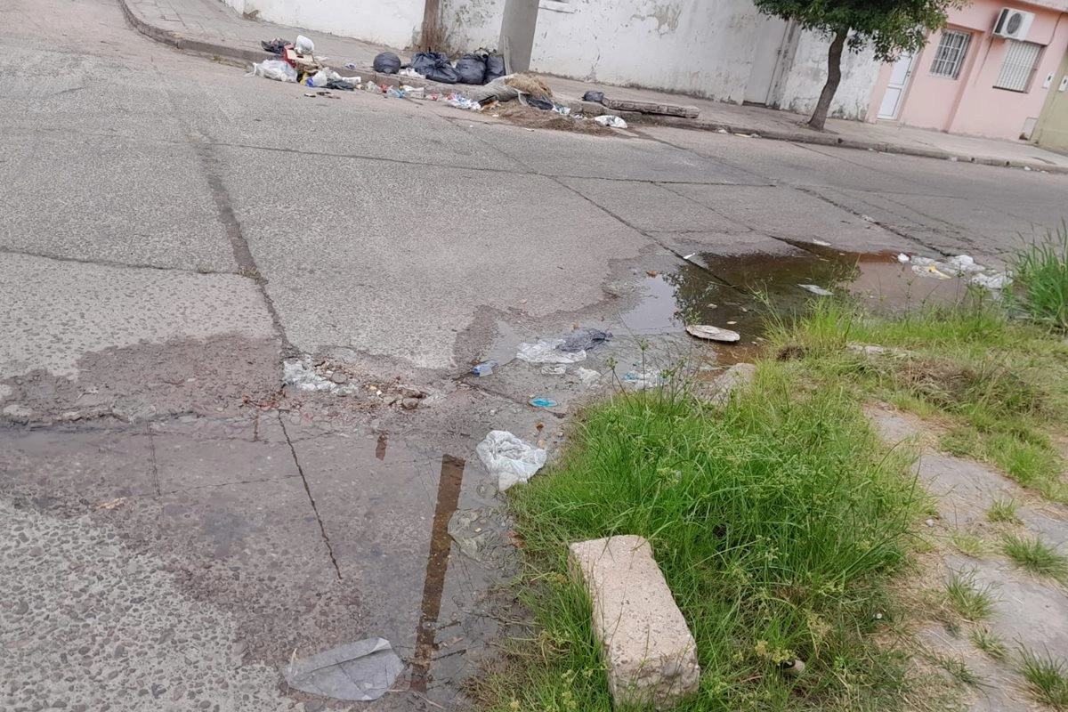 El reclamo se da en la esquina de Sarmiento y Pueyrred&oacute;n, en la zona sur de la ciudad.