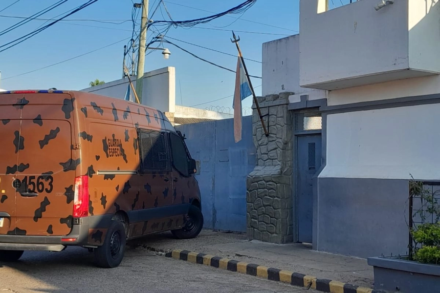 Laura llegando a la Unidad Penal N&deg; 3 de Concordia. 
Cr&eacute;dito: Diario R&iacute;o Uruguay.