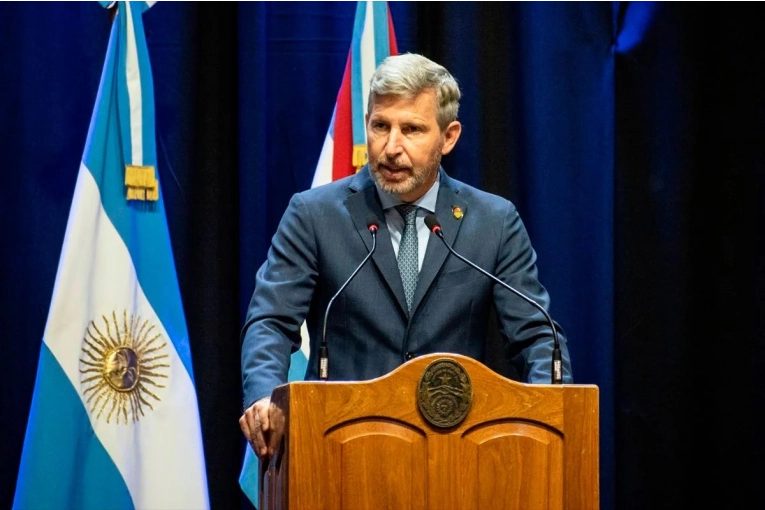 Frigerio reafirm&oacute; la defensa del r&iacute;o Uruguay ante el proyecto de hidr&oacute;geno verde en Paysand&uacute;