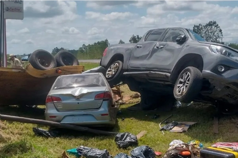 Nuevo vuelco en la Autov&iacute;a Ruta Nacional 14 dej&oacute; cinco personas con lesiones leves