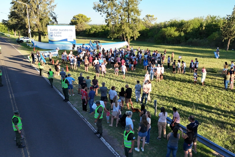 Nueva marcha al puente Artigas en rechazo a la instalaci&oacute;n de HIF Global