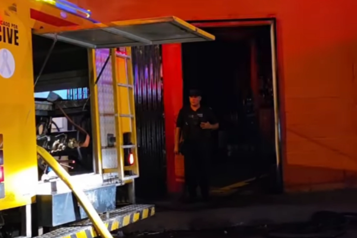 El foco &iacute;gneo se dio dentro de uno de los dep&oacute;sitos.