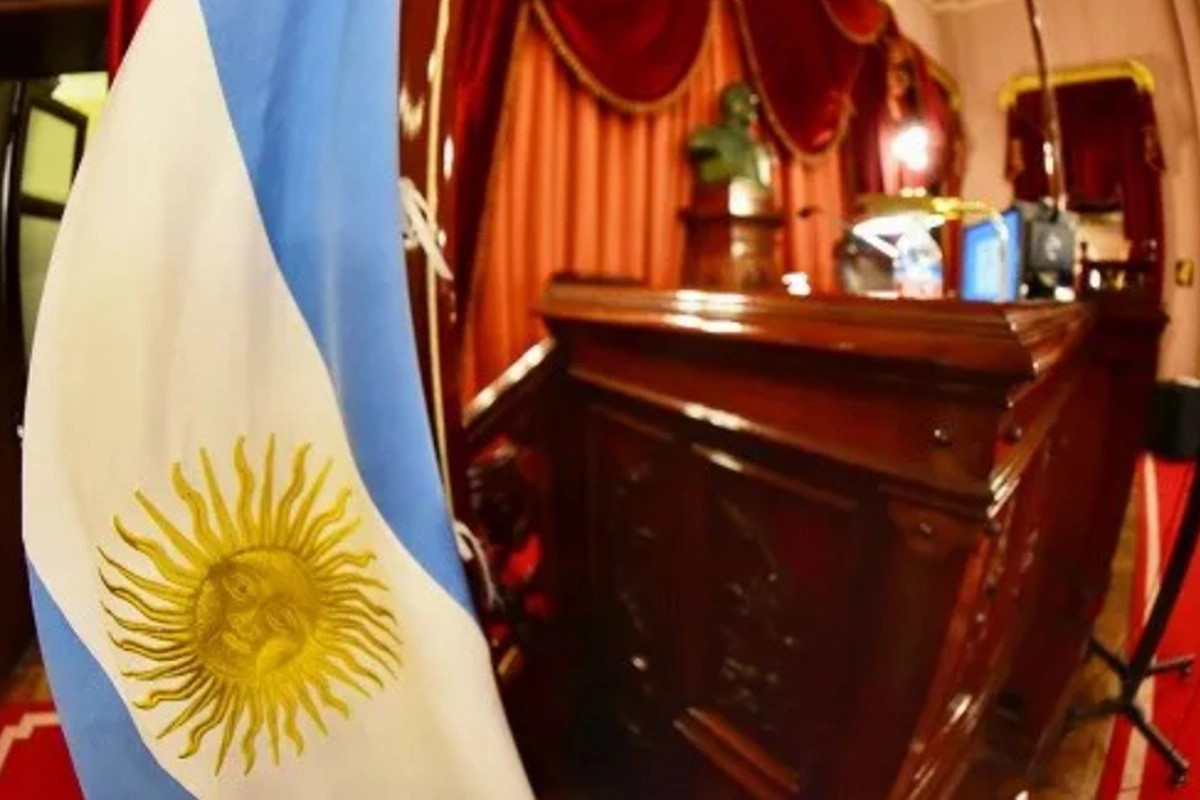 Insta a legisladores nacionales a que impulsen el proyecto ante el Congreso de la Naci&oacute;n.