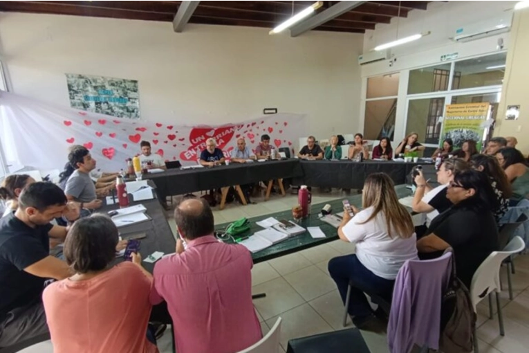 El plenario de AGMER exigi&oacute; &ldquo;urgente convocatoria para discutir salarios dignos&rdquo;