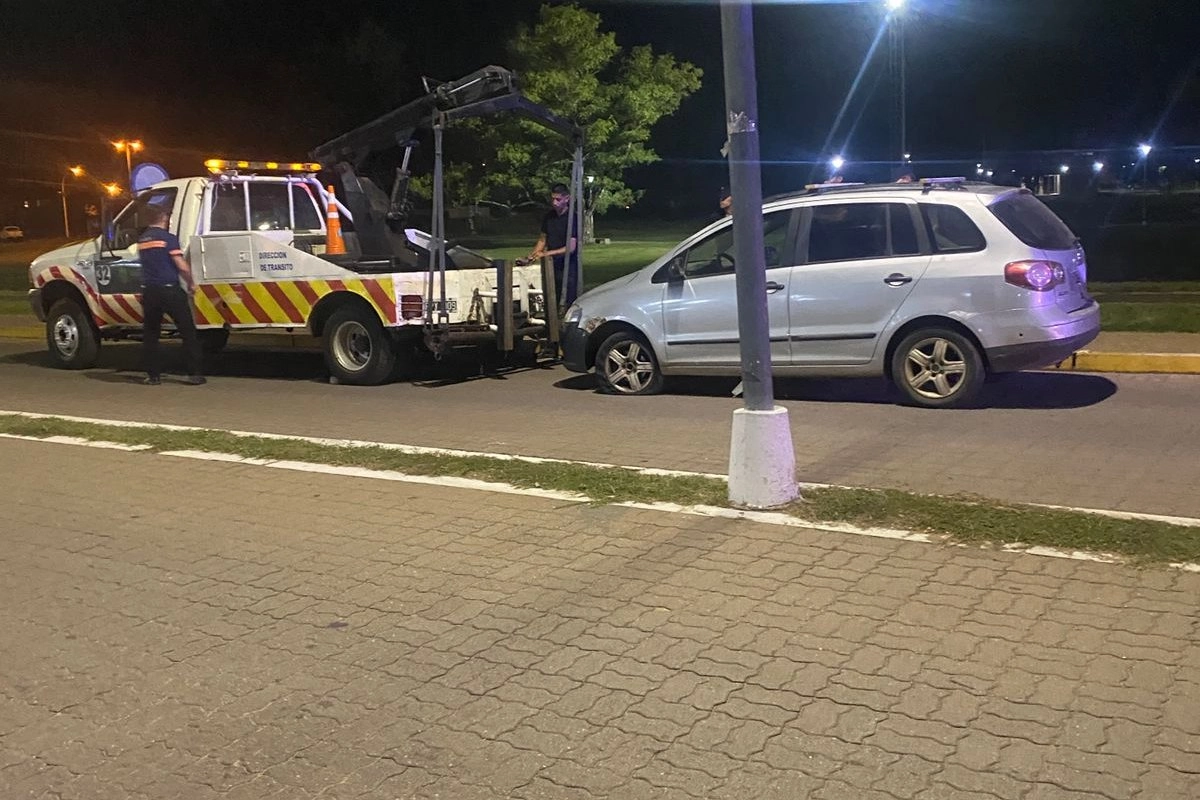 Las autoridades retuvieron el veh&iacute;culo y su licencia de conducir.