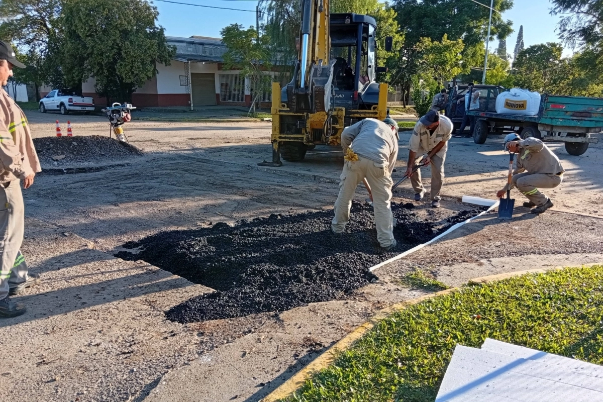 Obras de bacheo en Avenida Inmigrantes