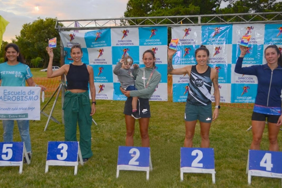 Mujeres ganadoras de la Marat&oacute;n de Federaci&oacute;n.