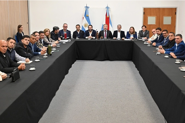 Frigerio se reuni&oacute; con intendentes del PJ y reconoci&oacute; que &ldquo;muchos est&aacute;n haciendo un gran esfuerzo"