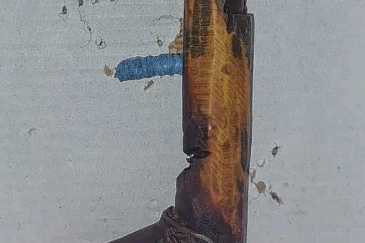 El arma casera que secuestr&oacute; la polic&iacute;a en la escuela.