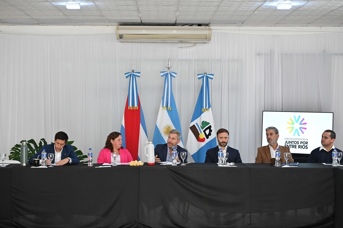 El encuentro puso el foco en mejorar la eficiencia del Estado ante la fuerte ca&iacute;da de ingresos.