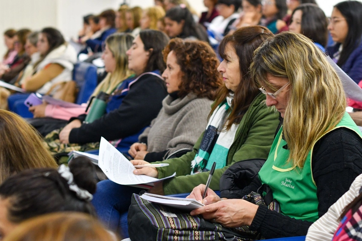 El plan alcanzar&aacute; en total a aproximadamente 485 participantes entre docentes y equipos directivos.