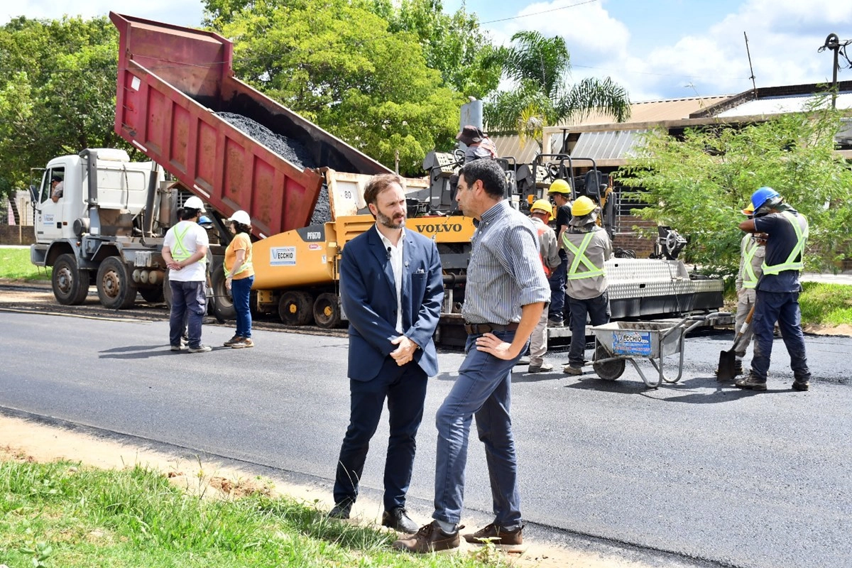 Intendente Francisco Azcu&eacute; y el secretario de Obras P&uacute;blicas, arquitecto Fernando Esquibel