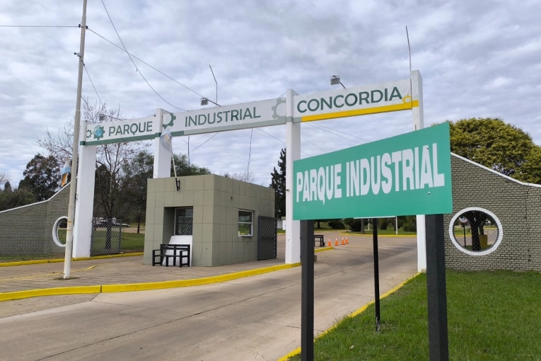 Azcu&eacute; design&oacute; al nuevo responsable de control del Parque Industrial de Concordia