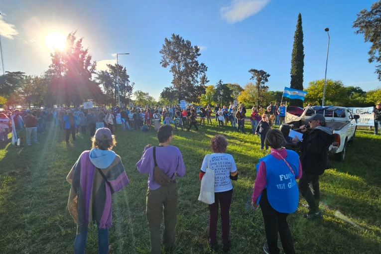 La comunidad de Col&oacute;n volvi&oacute; a manifestarse en defensa del r&iacute;o Uruguay