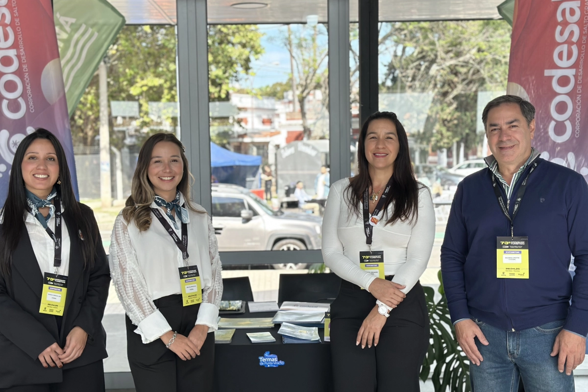 La delegaci&oacute;n en el encuentro promocional