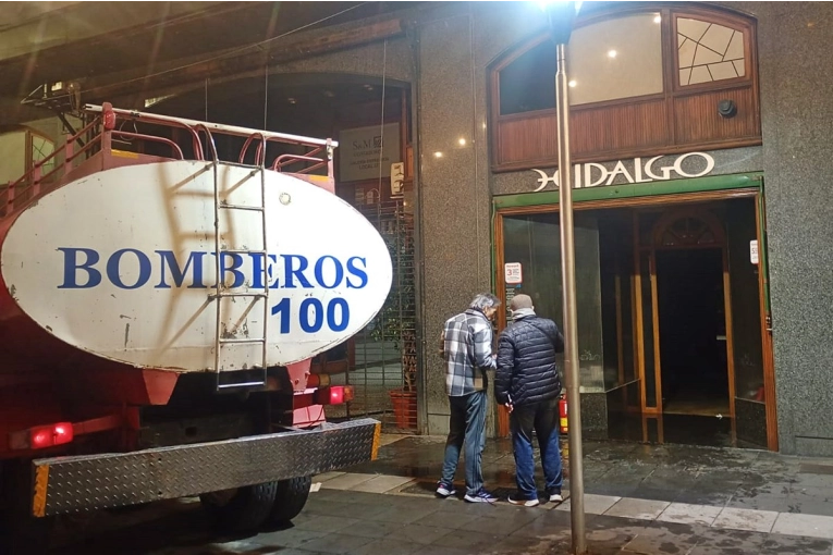 El encargado de Hidalgo brindó detalles sobre el incendio que afectó a la tienda este domingo