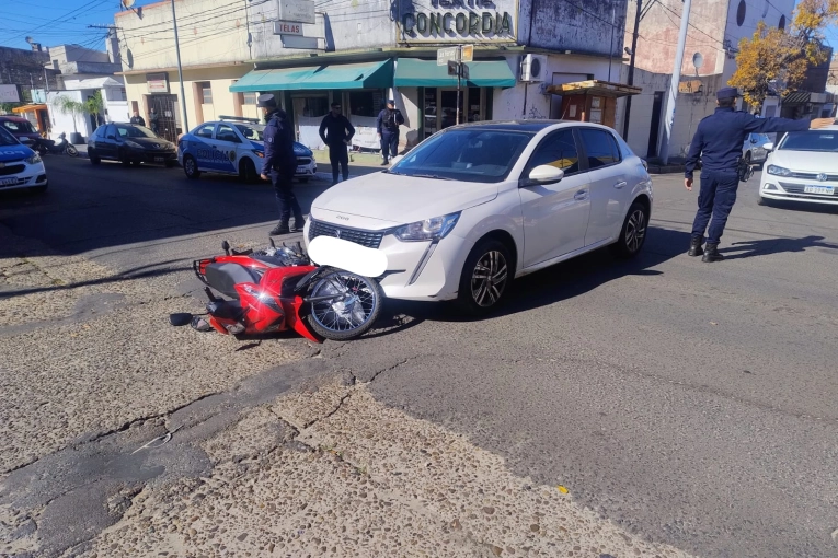 Fuerte impacto en una esquina transitada de Concordia