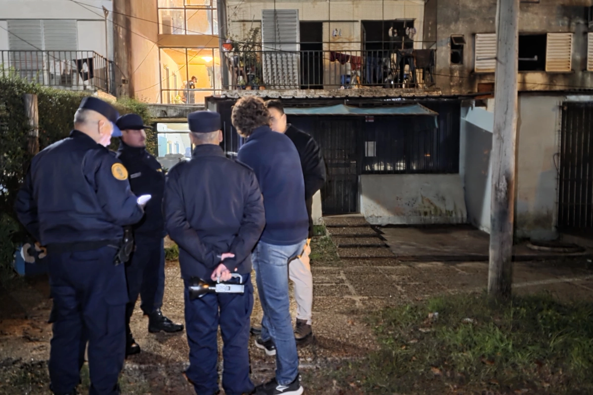 Rosatelli confirm&oacute; adem&aacute;s que el incendio comenz&oacute; en la habitaci&oacute;n de los menores.