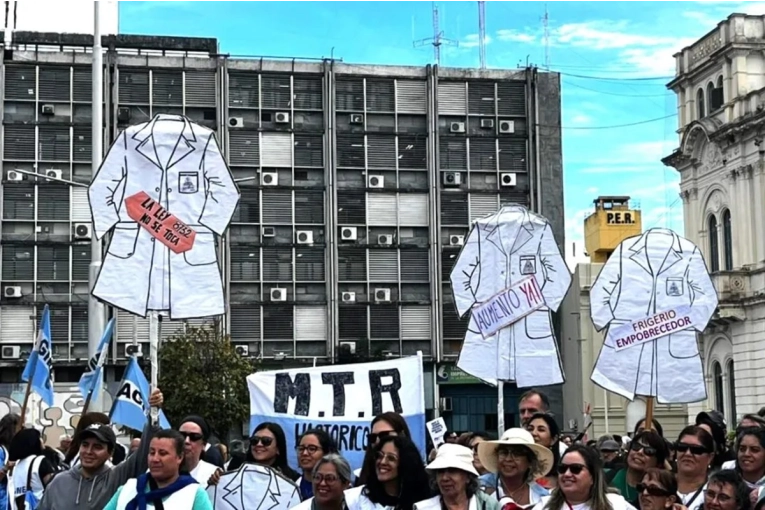 AMET tambi&eacute;n rechaz&oacute; el aumento por decreto y los docentes eval&uacute;an recurrir a la Justicia
