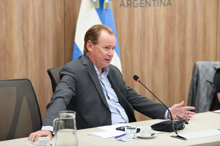Bordet propone suspender embargos y ejecuciones para aliviar a familias endeudadas