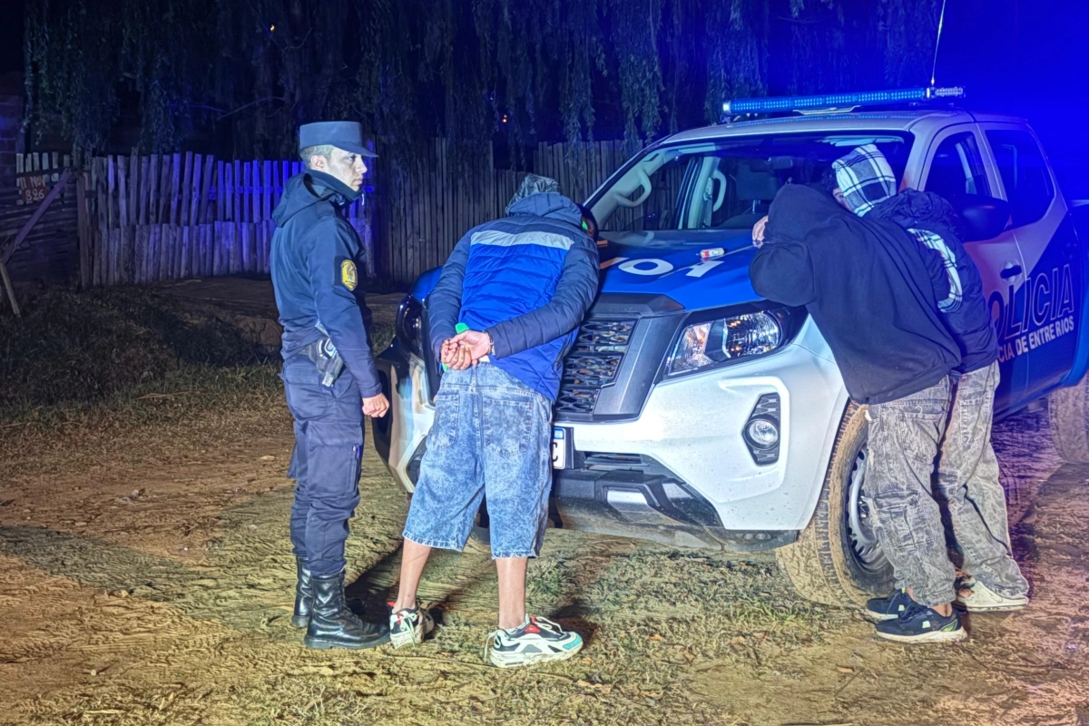 Uno de los menores portaba un arma de fabricaci&oacute;n casera.