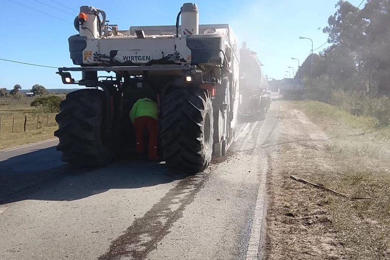 RUTA 4: Finalizaron el bacheo y ahora resta un trabajo de pintado para culminar lo proyectado