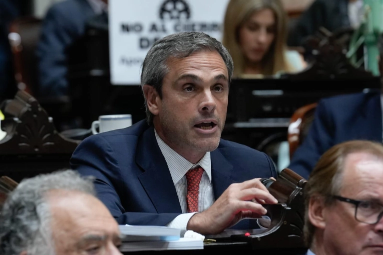 Michel le respondi&oacute; a Frigerio por la Hidrov&iacute;a y record&oacute; que Entre R&iacute;os "ya ten&iacute;a voz" desde 2020