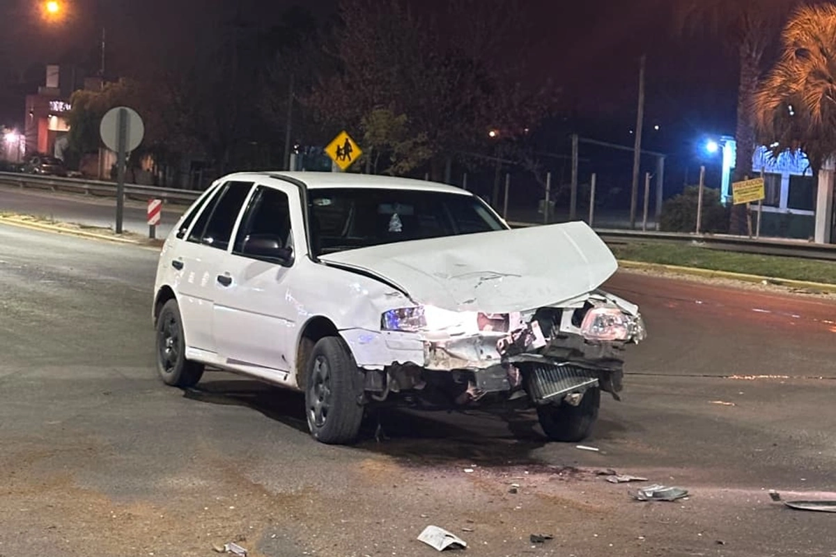 Ambos veh&iacute;culos sufrieron da&ntilde;os materiales, pero afortunadamente no hubo personas lesionadas.