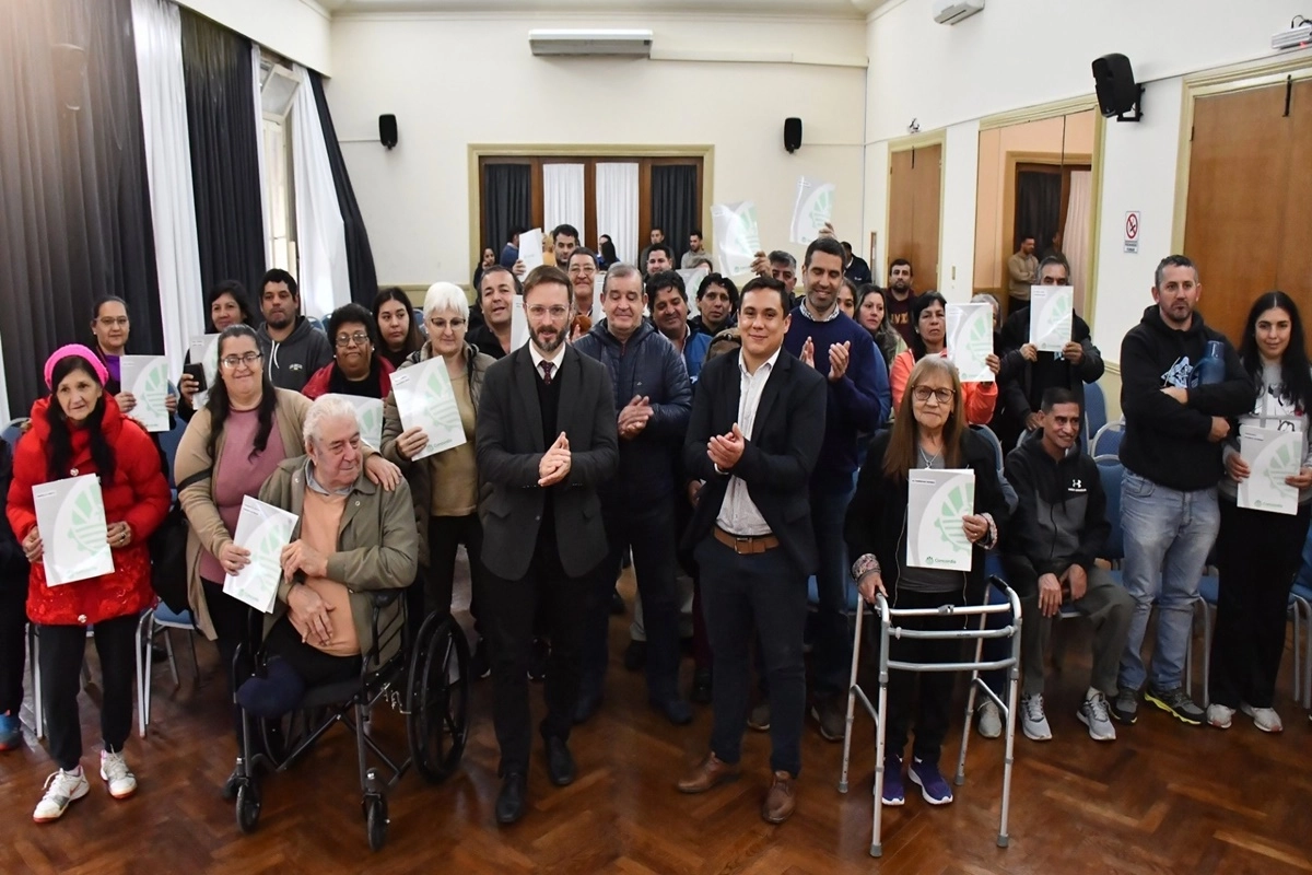 La entrega alcanz&oacute; a vecinos de 13 diferentes barrios de Concordia.