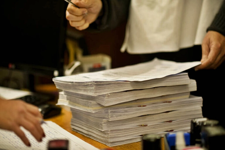 La Multisectorial en Defensa de la Caja de Jubilaciones entreg&oacute; m&aacute;s de 50 mil firmas contra la reforma