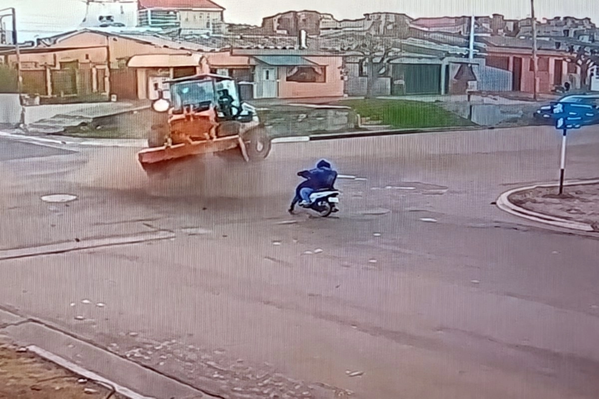 El motociclista salv&oacute; su vida de milagro