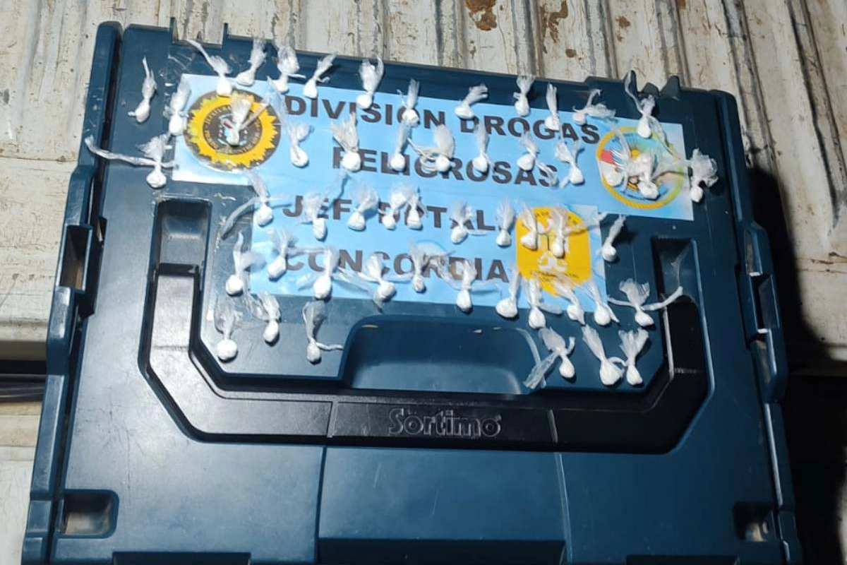 La polic&iacute;a secuestr&oacute; 70 envoltorios de coca&iacute;na.