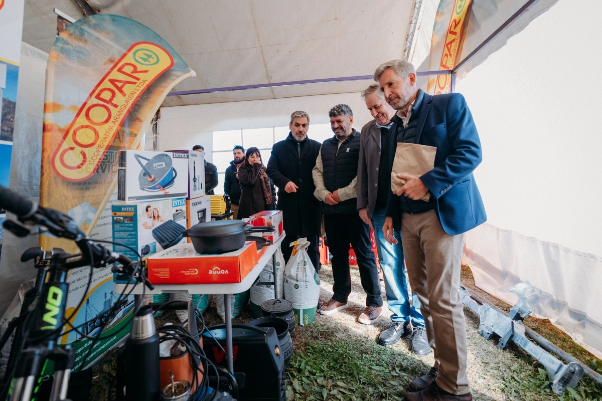 Frigerio visit&oacute; Aranguren en su aniversario.