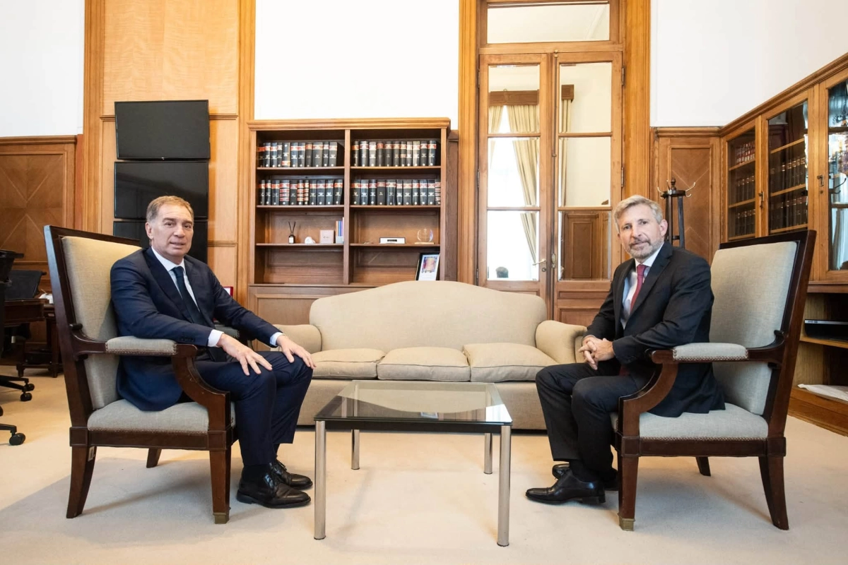 El flamante Jefe de Gabinete de la naci&oacute;n y Rogelio Frigerio