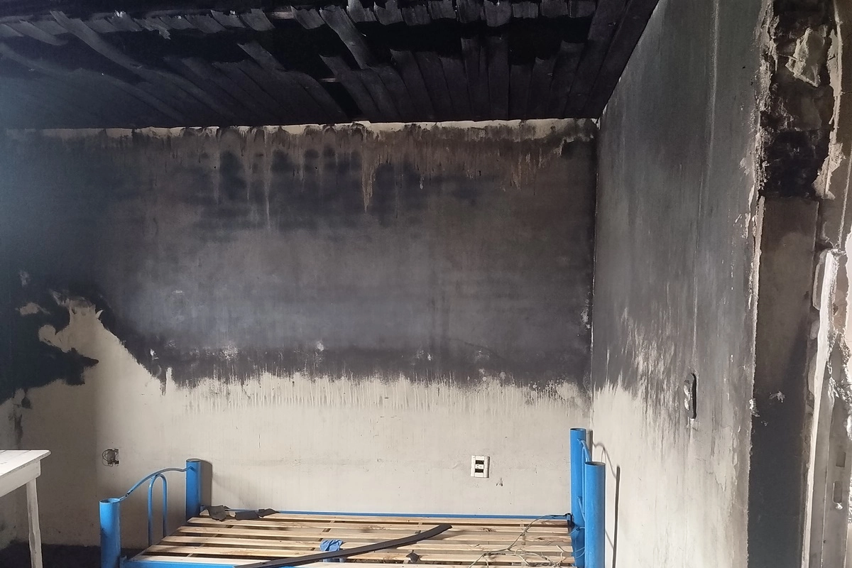 Bomberos Voluntarios logr&oacute; controlar el fuego antes de que se propagara al resto de la vivienda.