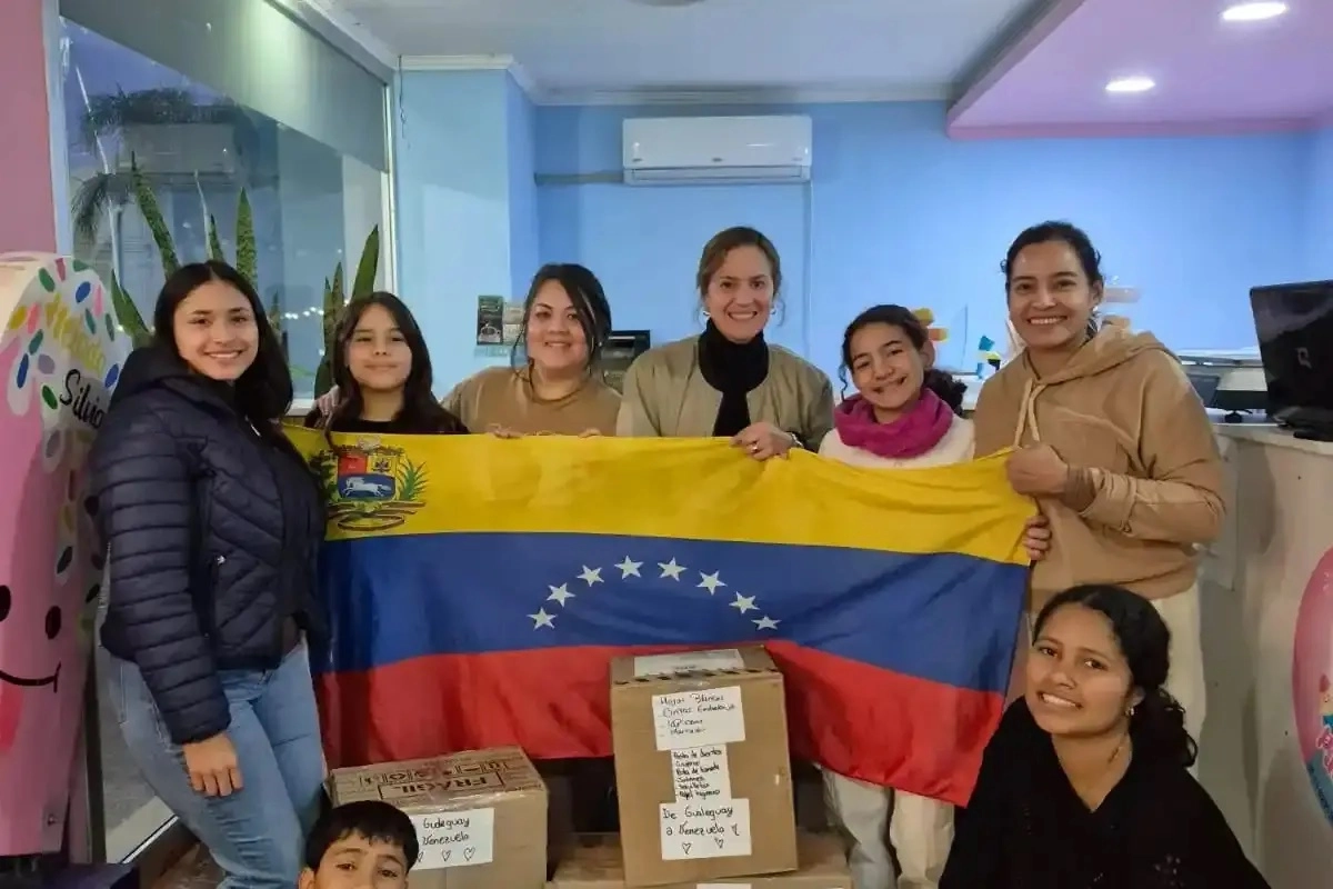 Tambi&eacute;n realizaron un reconocimiento a los bomberos que participaron de la misi&oacute;n de rescate.