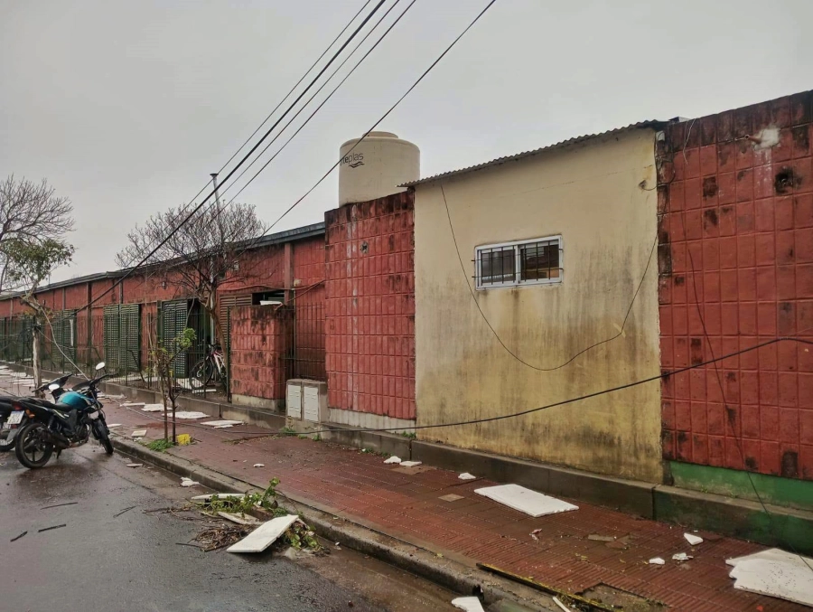 Escuela Di&oacute;genes de Urquiza, sobre calle Las Heras