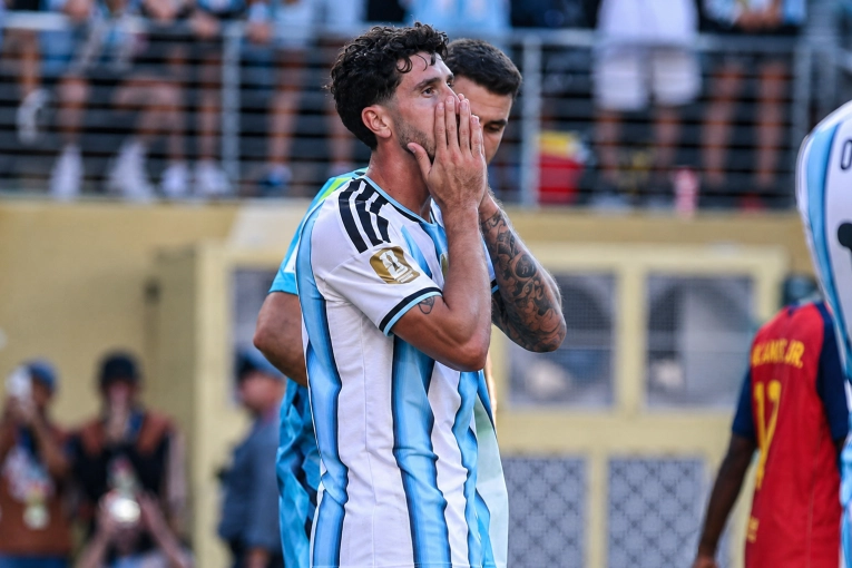 Senesi ingres&oacute; en el alargue de la final del mundo